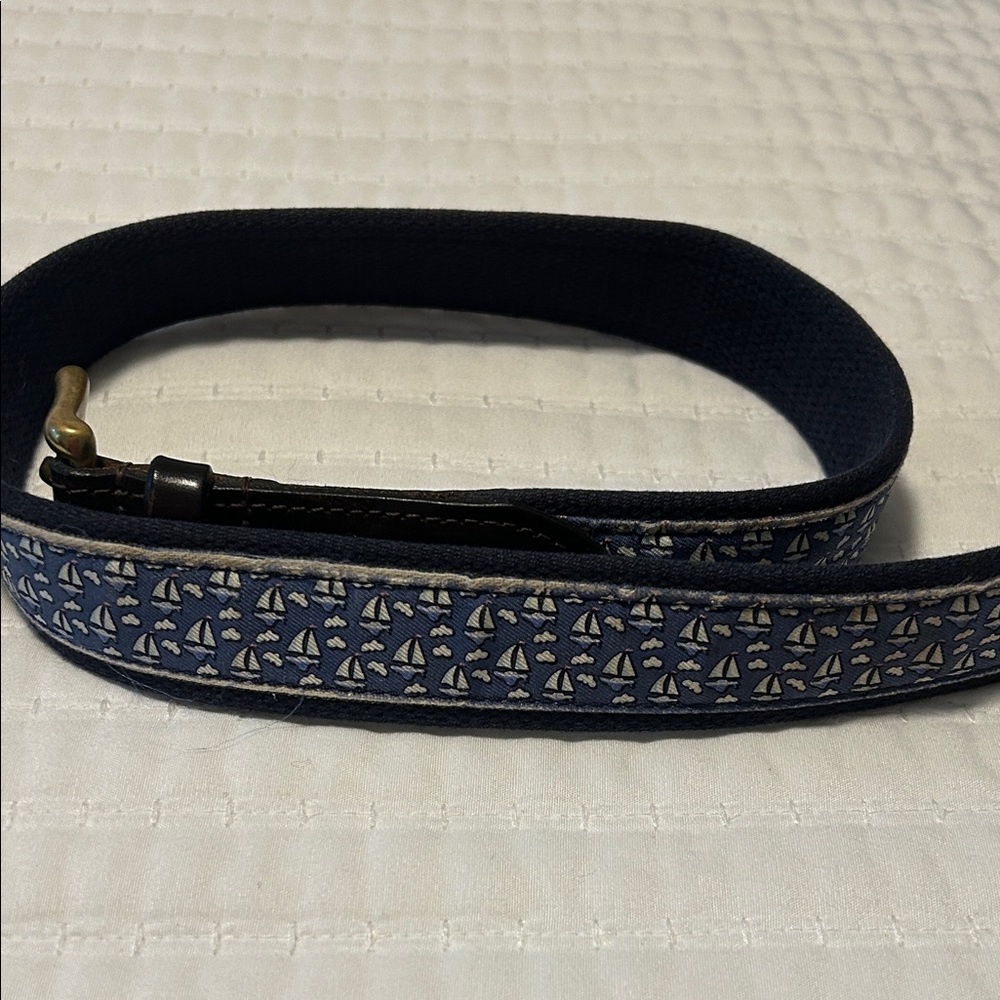 34” Gently Used Vineyard Vines Navy Blue Sailboat Pattern Belt